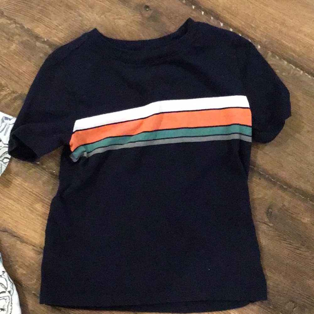 Boys Old Navy Tee size 5T